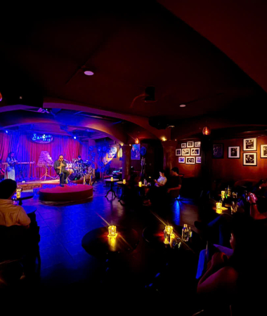 Trần Mạnh Tuấn thổi saxophone trở lại