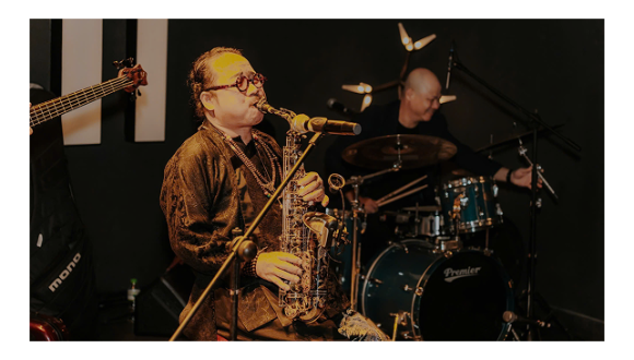 Đấu giá và trao tặng