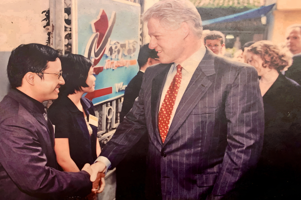 Tiếp đón Bill Clinton